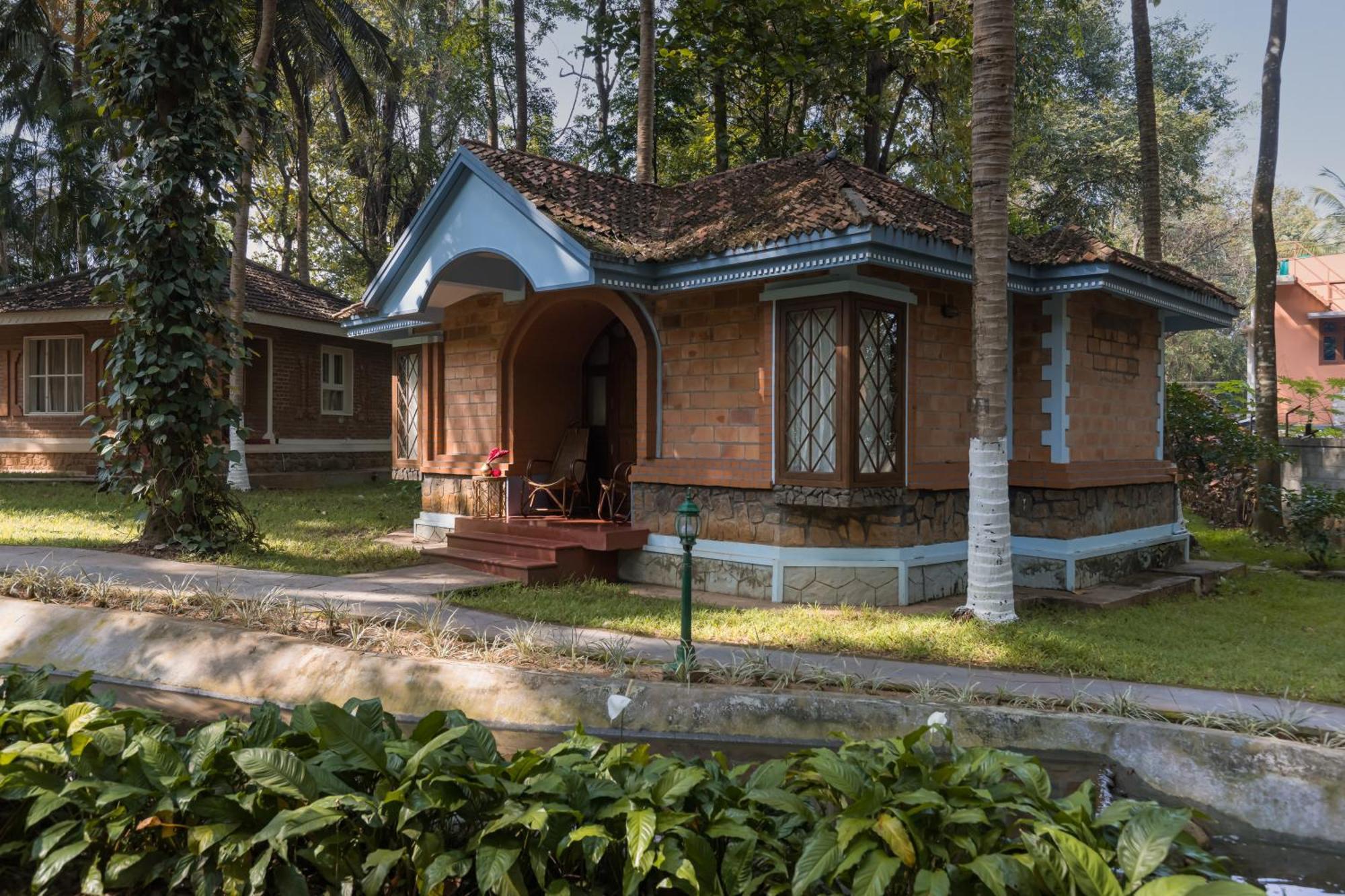 Kairali - The Ayurvedic Healing Village 팔라카드 외부 사진