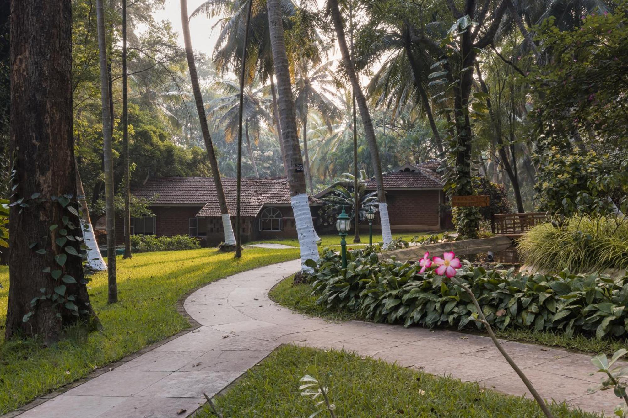 Kairali - The Ayurvedic Healing Village 팔라카드 외부 사진